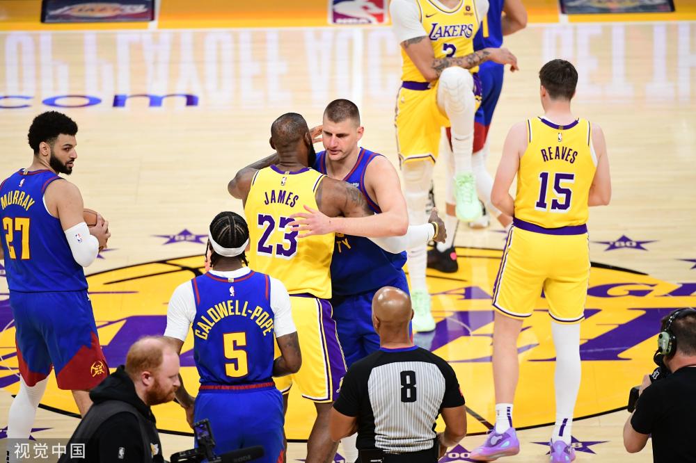 构成巨大压 构成巨大压